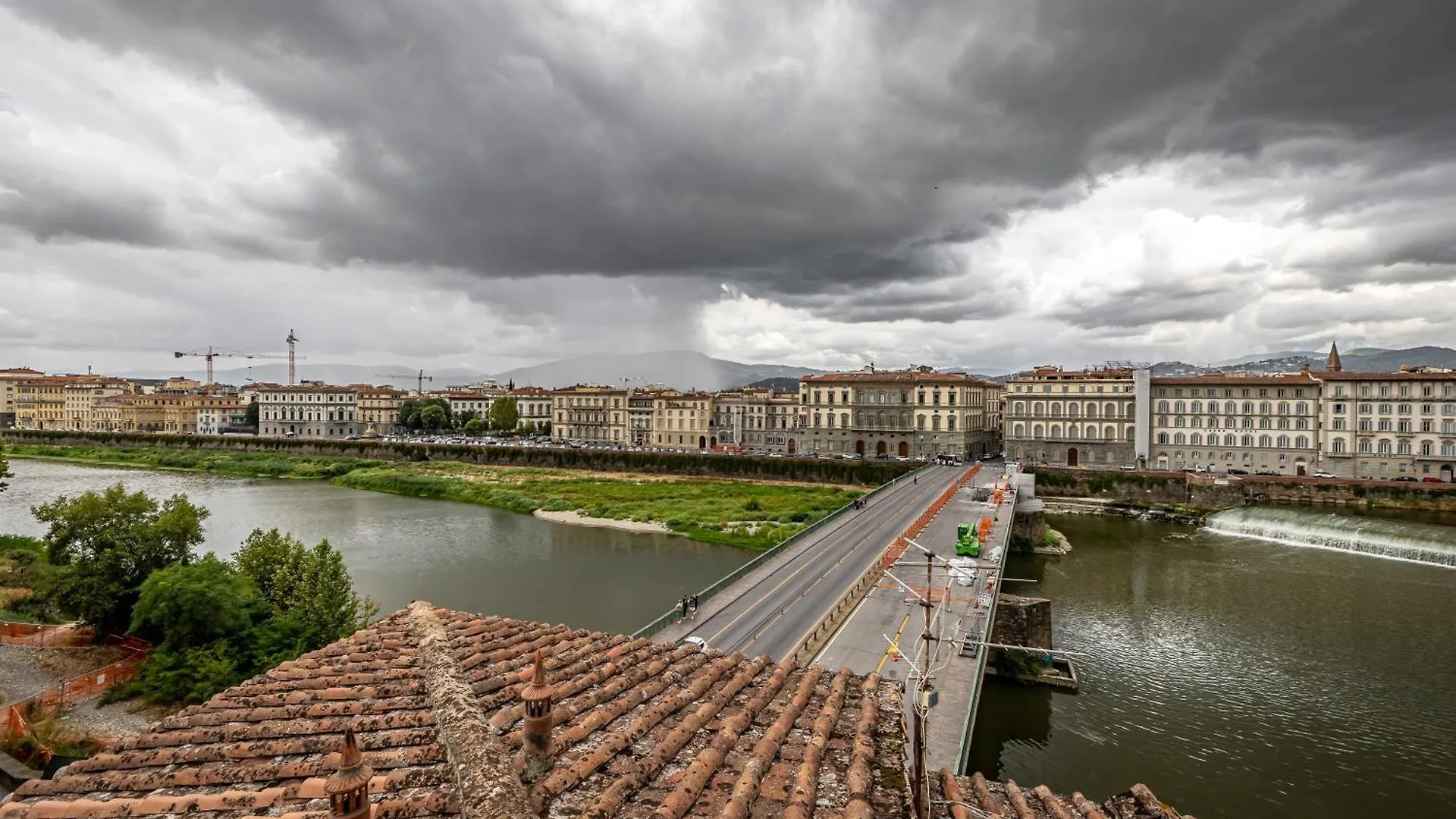 Apartment Yid Wonderful Balcony View On Florence Italy